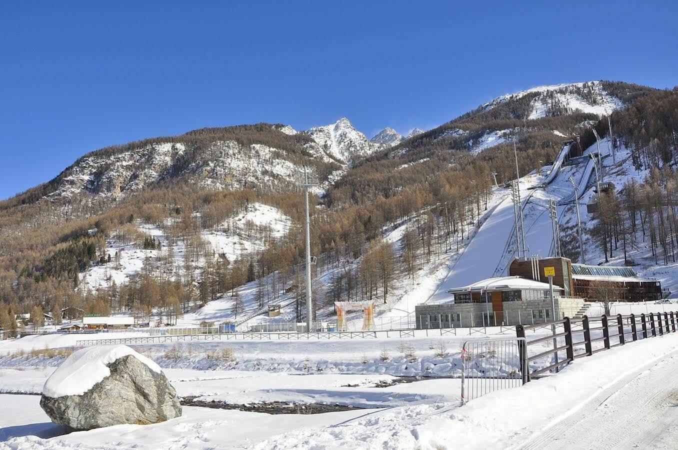 Pragelato Ski Jumping Hotel פרג'לאטו מראה חיצוני תמונה